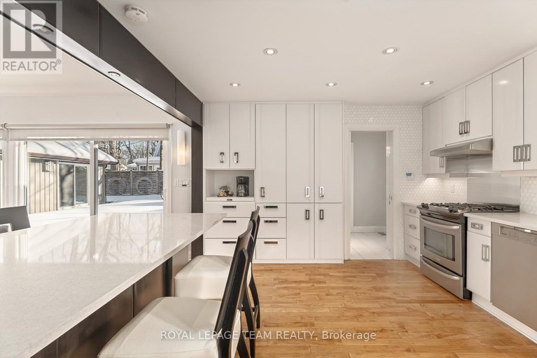 29351865/230-sandridge-road/rockcliffe/ottawa/ontario/K1L5A2_14