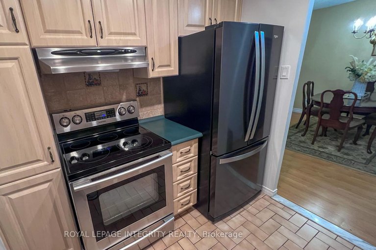28913504/1008-555-brittany-drive/viscount-alexander-park/ottawa/ontario/K1K4C5_8