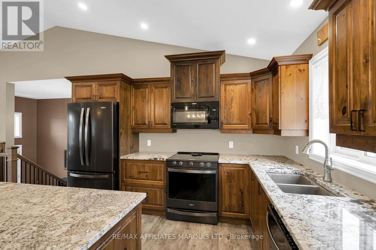 28797293/6840-lalonde-boulevard/south-glengarry-charlottenburgh-twp/south-glengarry/ontario/K0C2E0_12