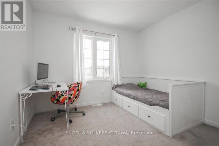 28850682/507-tulip-tree-way/mer-bleuebradley-estatesanderson-park/ottawa/ontario/K1W0L8_23
