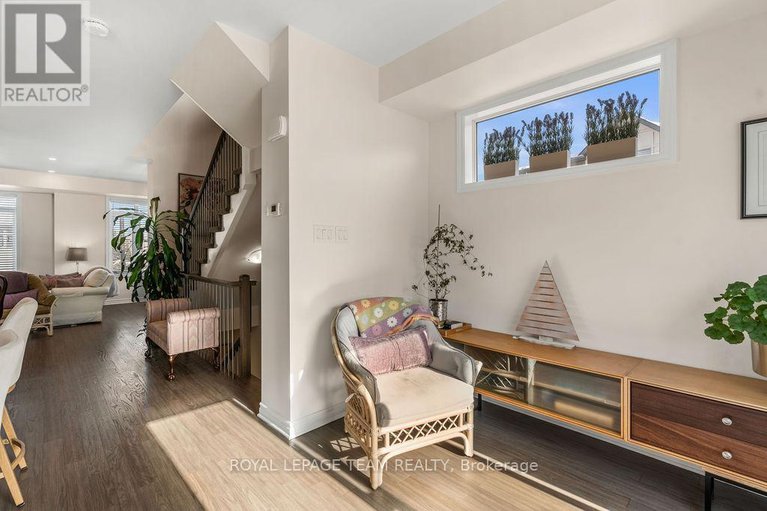 29379773/94-nutting-crescent/riverside-southgloucester-glen/ottawa/ontario/K4M0E2_18