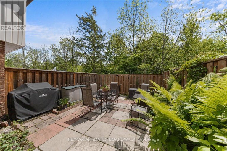 28397301/40-3239-bannon-way/blossom-parkkemp-parkfindlay-creek/ottawa/ontario/K1T1T2_32