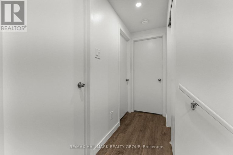 29181366/1314-cedarcroft-crescent/pineview/ottawa/ontario/K1B5C7_16