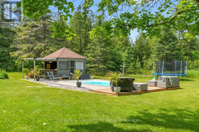 28654576/102-delaney-drive/huntley-ward-south-west/ottawa/ontario/K0A1L0_28