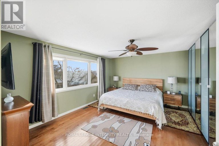 29381596/1110-luesby-crescent/fallingbrookgardenway-south/ottawa/ontario/K4A4X7_24