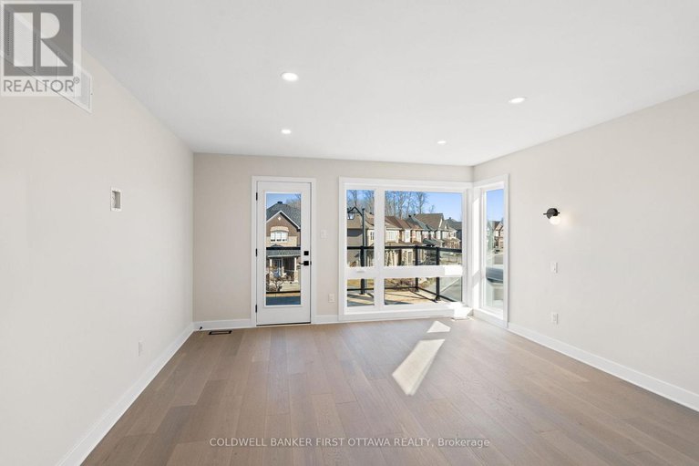 28450244/279-enclave-walk/mer-bleuebradley-estatesanderson-park/ottawa/ontario/K1W0J5_24