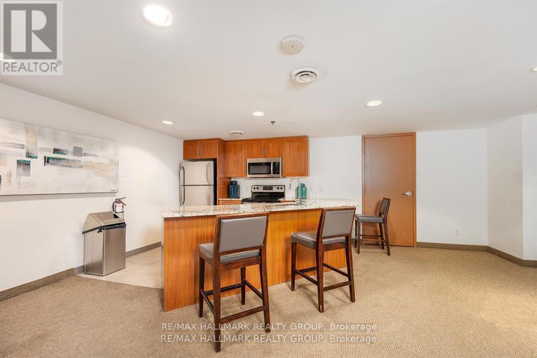 28394405/2701-195-besserer-street/sandy-hill/ottawa/ontario/K1N0B6_38