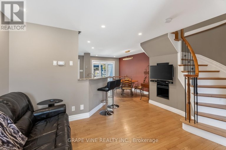 29672102/142-college-circle/castle-heights/ottawa/ontario/K1K4S1_7