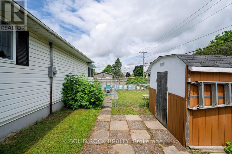 28589620/211-dodson-street/kemptville/north-grenville/ontario/K0G1J0_23