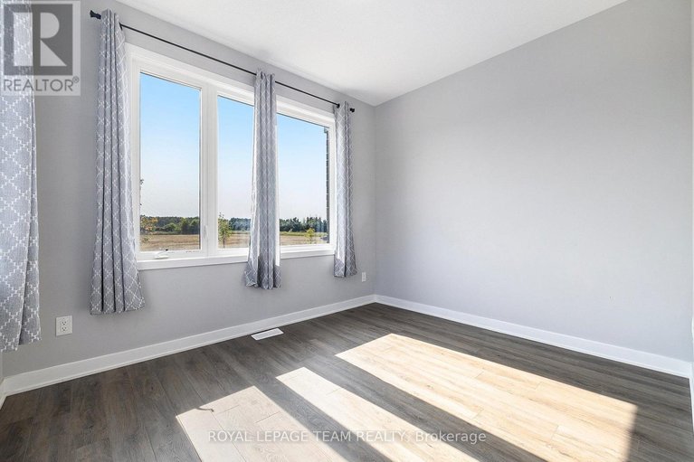 29589396/165-yearling-circle/richmond/ottawa/ontario/K0A2Z0_7