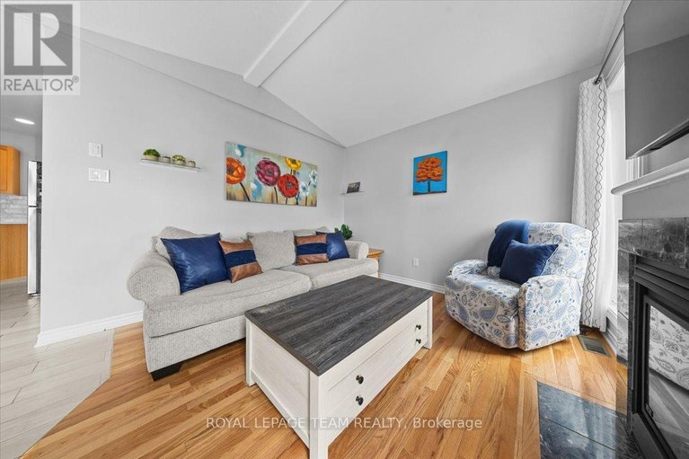 29626575/79-saddlesmith-circle/emerald-meadowstrailwest/ottawa/ontario/K2M2Y5_20