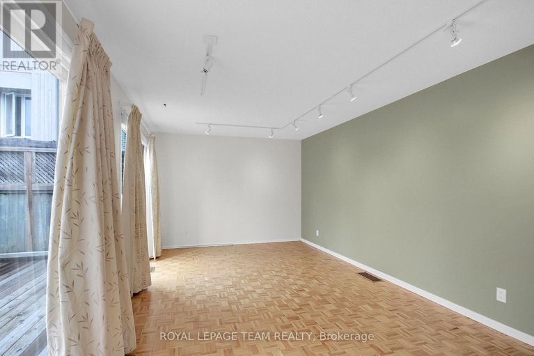 29060164/26-jackson-court/beaverbrook/ottawa/ontario/K2K1B7_25