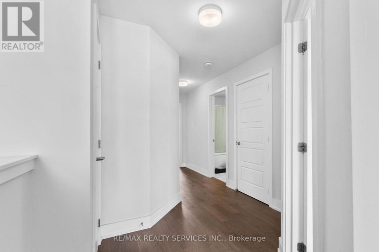 29447721/724-rouncey-road/emerald-meadowstrailwest/ottawa/ontario/K2S1B6_45