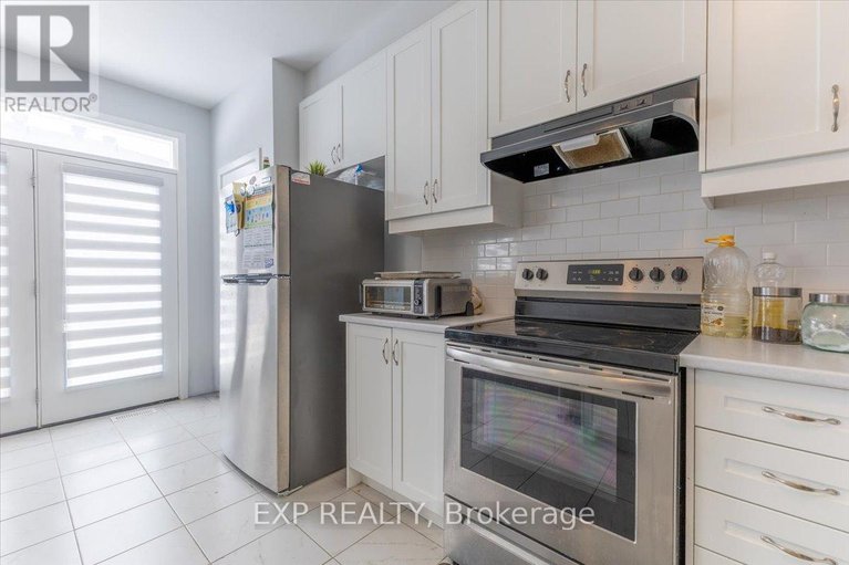 29581808/297-billrian-crescent/stittsville-north/ottawa/ontario/K2S3A6_7