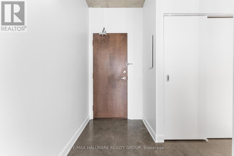 29240136/903-180-york-street/lower-townbyward-market/ottawa/ontario/K1N1J6_6