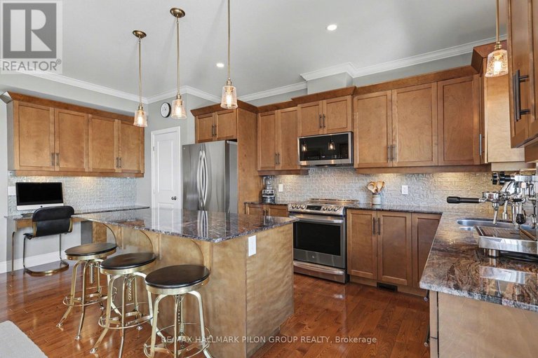 29678243/140-connemara-private/crystal-beach/ottawa/ontario/K2H0A7_3