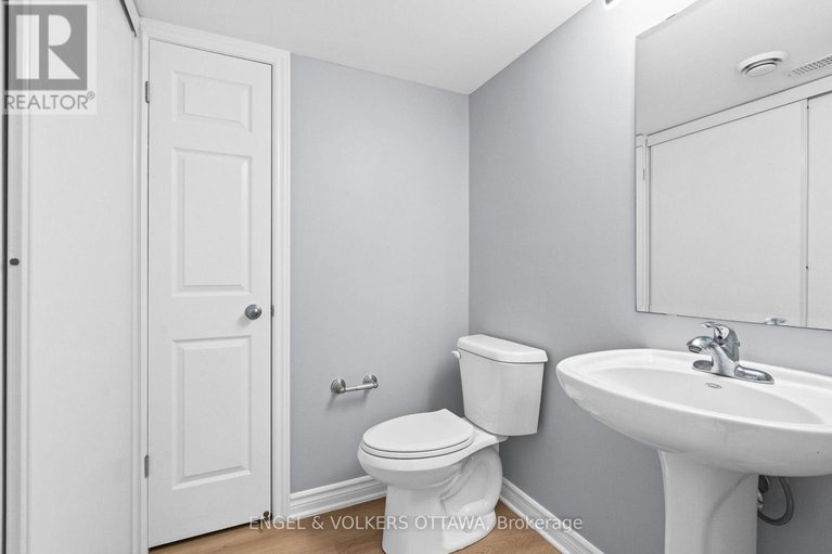 29165857/42-261-titanium-private/convent-glen-north/ottawa/ontario/K1C0A5_13