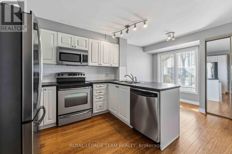 29566270/a-405-chapman-mills-drive/strandherd/ottawa/ontario/K2J0M7_7