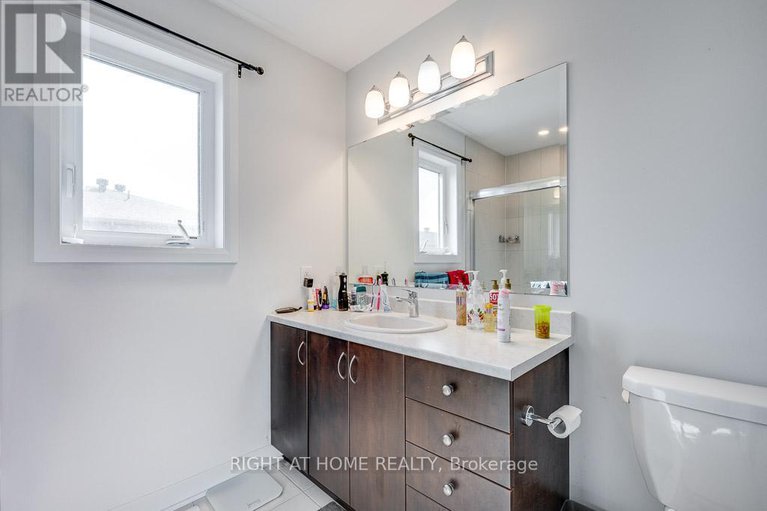 28660132/301-drumlish-lane/half-moon-bay/ottawa/ontario/K2J6Y1_21