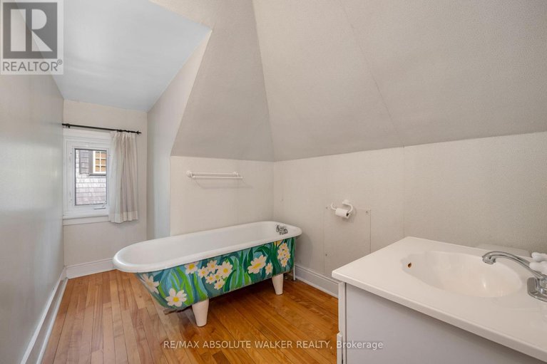 28422236/210-rideau-terrace/lindenlea/ottawa/ontario/K1M0Z2_30
