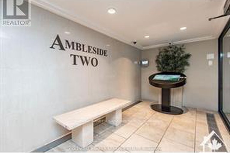28849100/104-1171-ambleside-drive-n/woodroffe/ottawa/ontario/K2B8E1_3