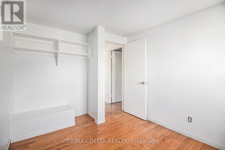 28869858/1345-cedarcroft-crescent/pineview/ottawa/ontario/K1B5G8_23