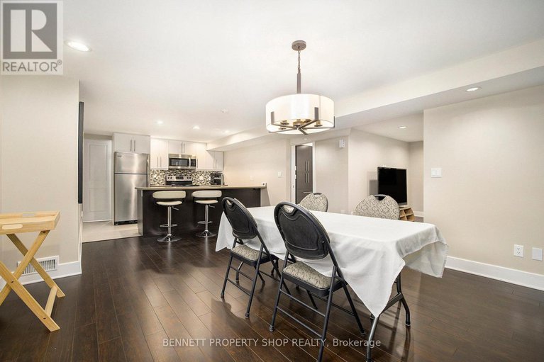 28737781/1476-maxime-street/pineview/ottawa/ontario/K1B3L1_19