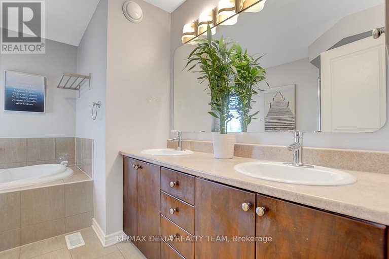 29035713/1916-montmere-avenue/notting-hillsummerside/ottawa/ontario/K4A0E7_22