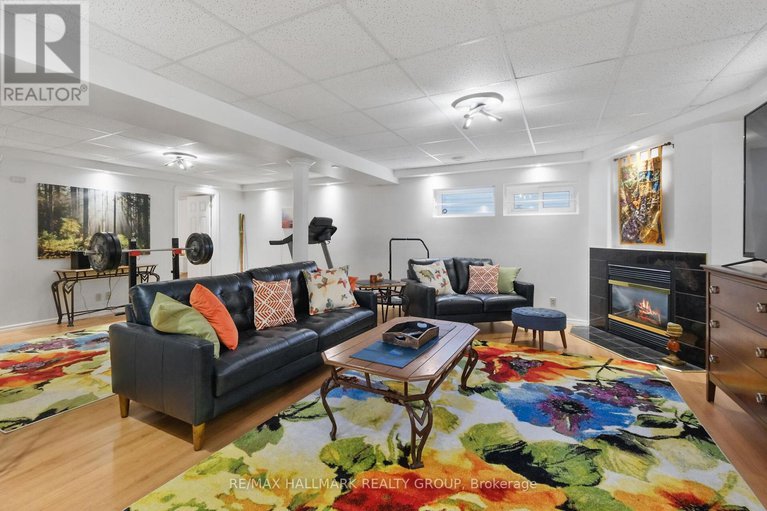 28622759/1390-lough-drive/cumberland-estates/ottawa/ontario/K4C1A9_40