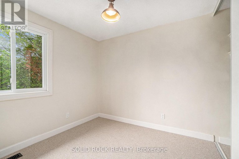 28504129/33-thistledown-court/pheasant-run/ottawa/ontario/K2J1N1_23