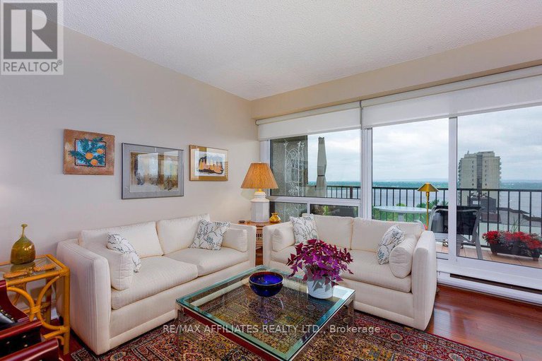 28466299/1705-1195-richmond-road/woodroffe/ottawa/ontario/K2B8E4_10