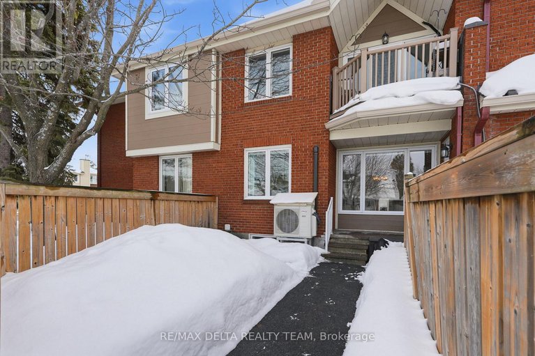 29410768/102-1765-cabaret-lane/fallingbrookpineridge/ottawa/ontario/K4A2H3_1