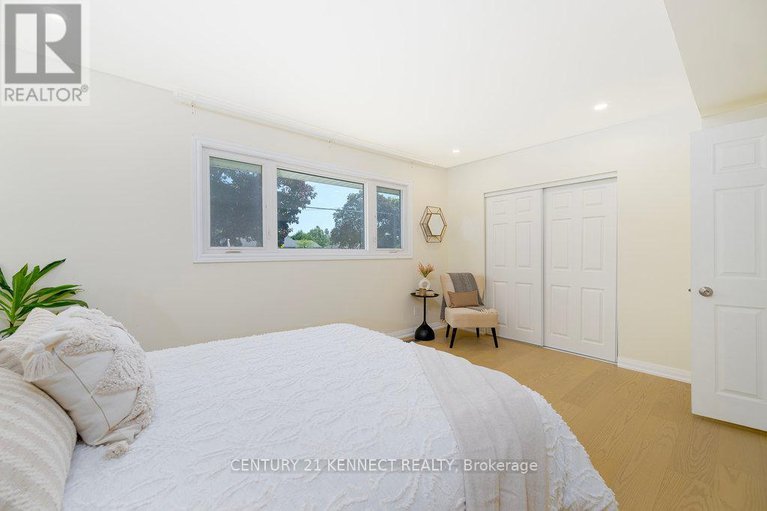 28656058/1666-fisher-avenue/borden-farmstewart-farmcarleton-heightsparkwood-hills/ottawa/ontario/K2C1X7_15