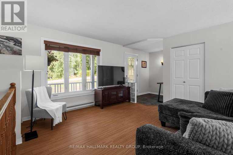 28782422/1754-labonte-street/clarencerockland-twp/clarence-rockland/ontario/K0A1N0_8