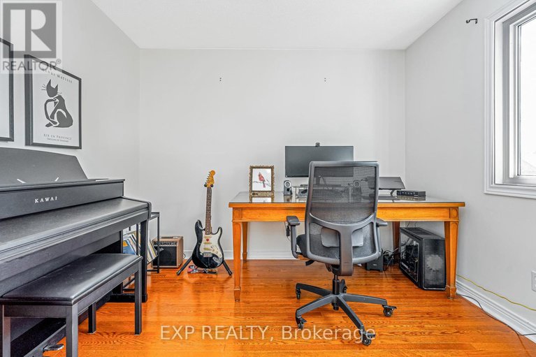28595506/18-hawley-crescent/bridlewood/ottawa/ontario/K2M1T3_15