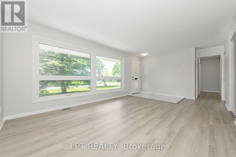 28384629/5-attwood-crescent/city-viewskylinefisher-heightsparkwood-hills/ottawa/ontario/K2E5B1_7