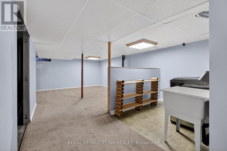 29325603/42-oakhaven-private-s/overbrookcastle-heights/ottawa/ontario/K1K4K1_34