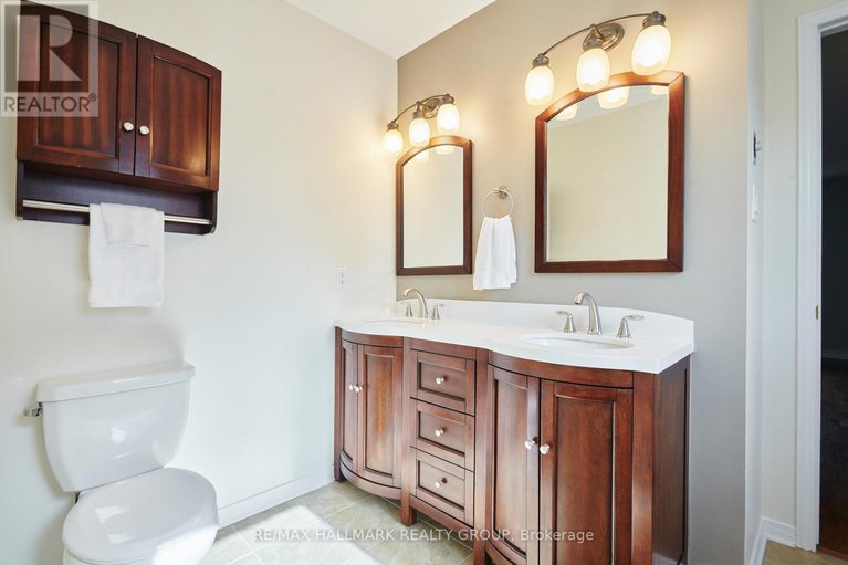 29314461/1743-silver-bark-avenue/orleanssunridge/ottawa/ontario/K1C7A8_29