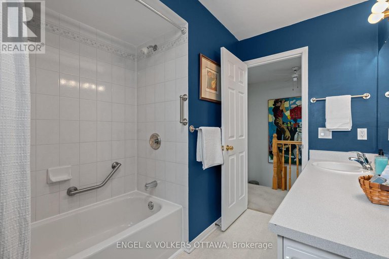 29341438/126-whalings-circle/stittsville-central/ottawa/ontario/K2S1S4_17