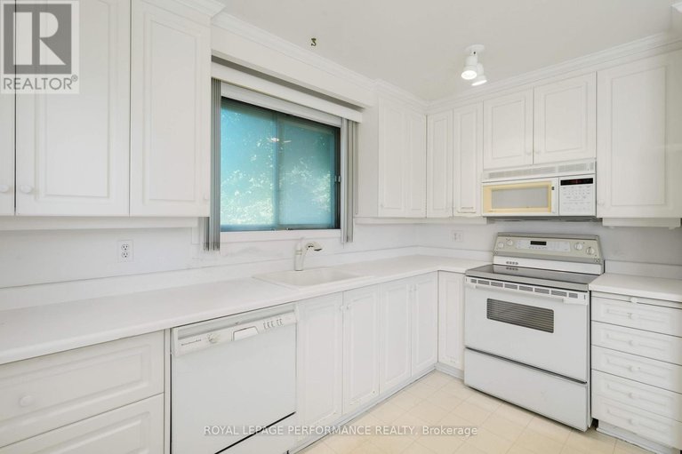 28634113/2194-haig-drive/elmvale-acres/ottawa/ontario/K1G2L2_10