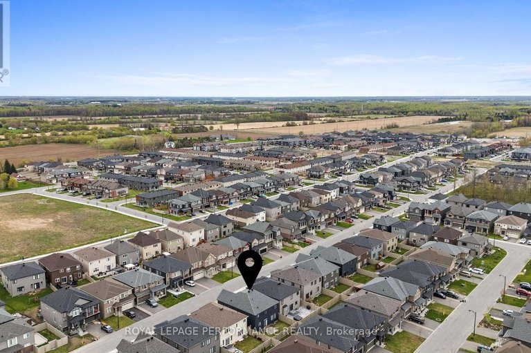 28303543/95-ralph-erfle-way/half-moon-bay/ottawa/ontario/K2J6W2_41