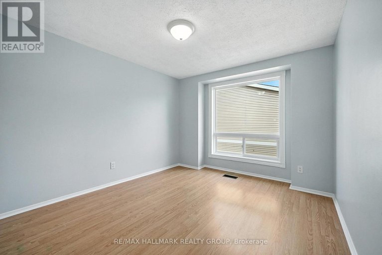 28804580/55-fair-oaks-crescent/craig-henrywoodvale/ottawa/ontario/K2G4W3_21