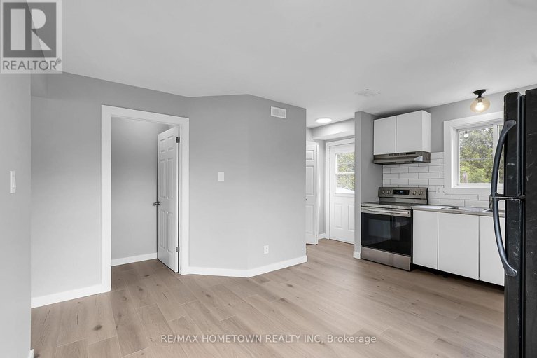 28791657/35-hustler-crescent/iroquois/south-dundas/ontario/K0E1K0_9