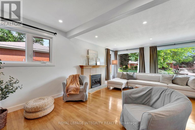 28621220/1150-albany-drive/bel-air-heights/ottawa/ontario/K2C2L3_9