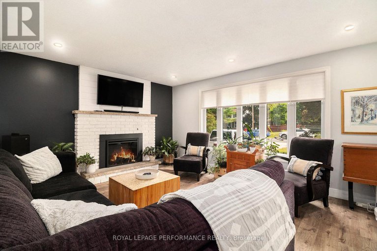 28814583/934-galaxie-avenue/navan/ottawa/ontario/K4B1M5_8