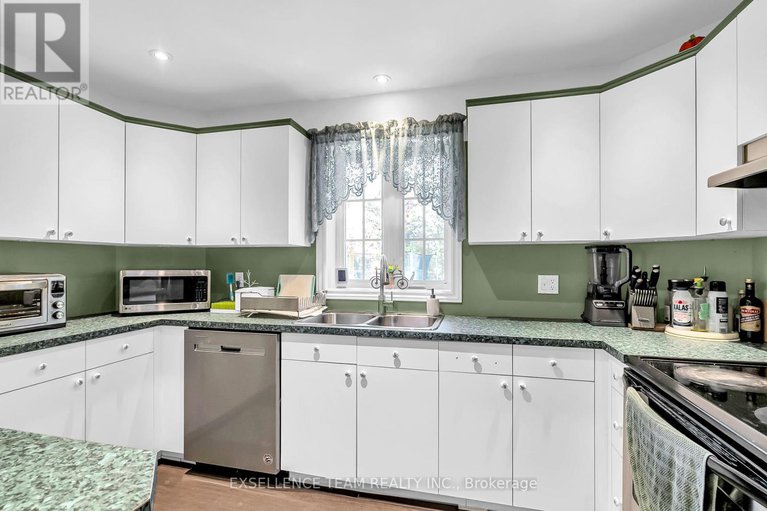 28974321/3769-4th-line-road/south-glengarry-lancaster-twp/south-glengarry/ontario/K0B1H0_13