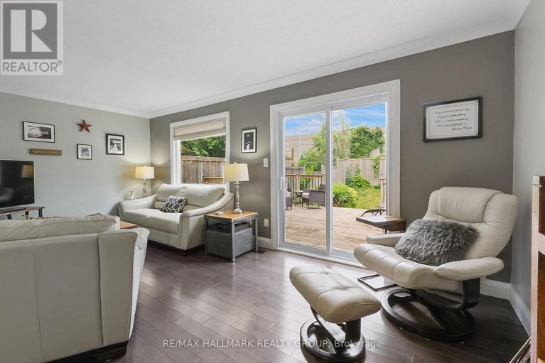 28538565/296-pintail-terrace/chatelaine-village/ottawa/ontario/K1E2A1_13