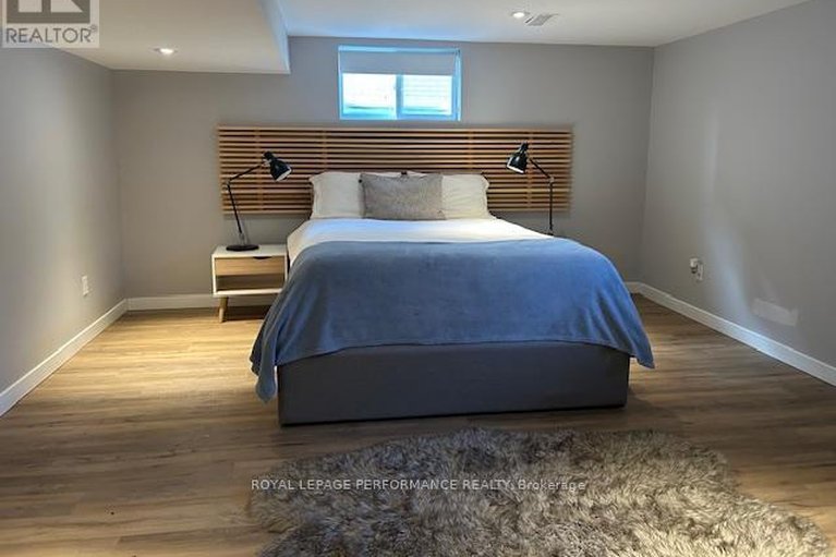 29690148/1321-rustic-drive/parkway-park/ottawa/ontario/K2C2Y3_6