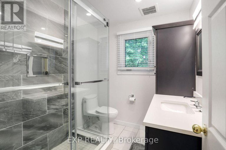 28625166/1382-fisher-avenue/city-viewskylinefisher-heightsparkwood-hills/ottawa/ontario/K2C1X1_23