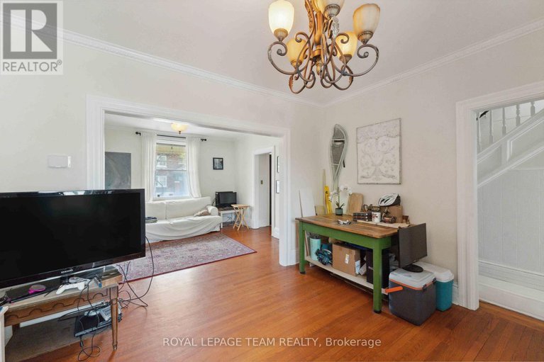 28731469/235-cambridge-street-n/west-centre-town/ottawa/ontario/K1R7B5_12